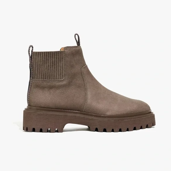 The Henry Lugsole Boot In Nubuck - Picture 2 of 12